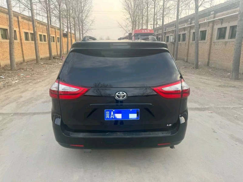 保定17年丰田塞纳9