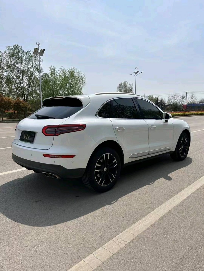东营19年众泰SR94