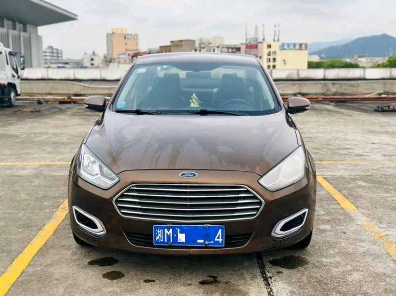 东莞17年福特福克斯1