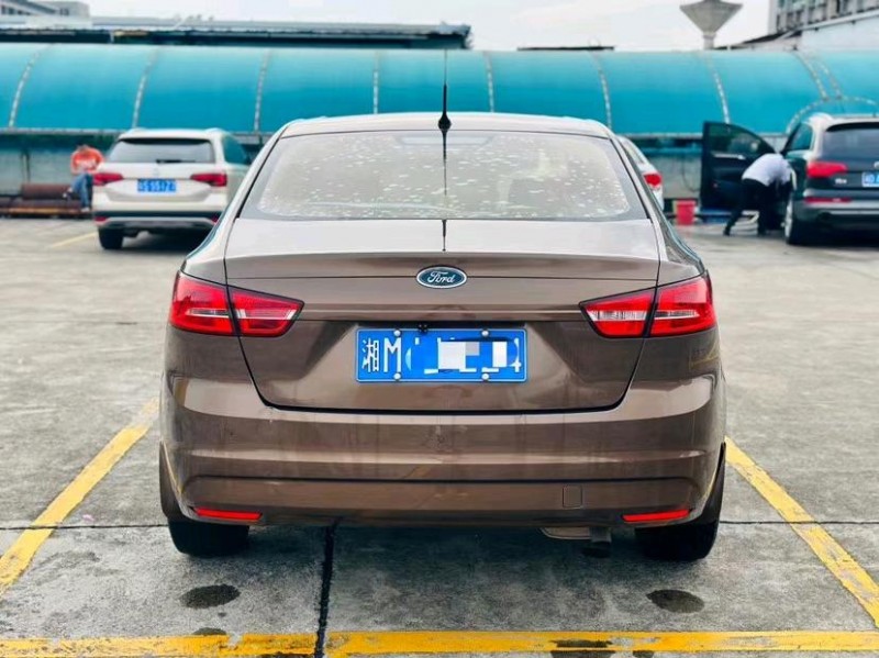 东莞17年福特福克斯7