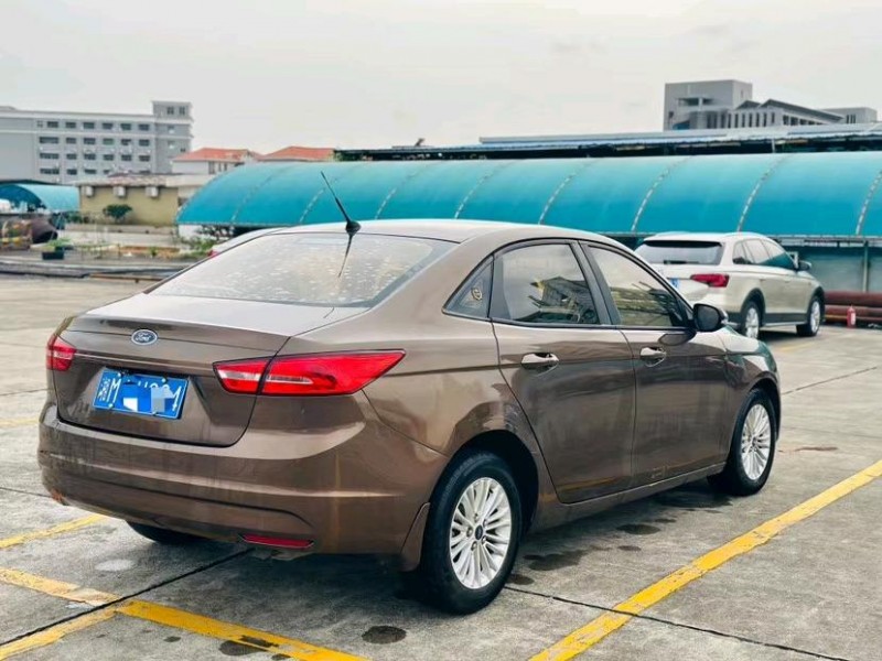 东莞17年福特福克斯8