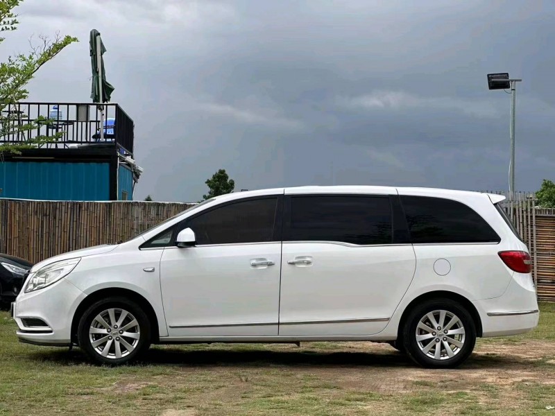 汕头18年别克GL82