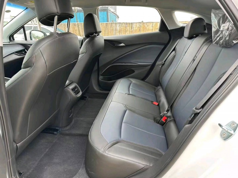 汕头24年别克微蓝5