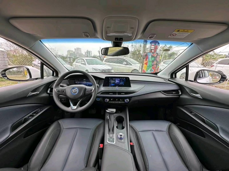 汕头24年别克微蓝6