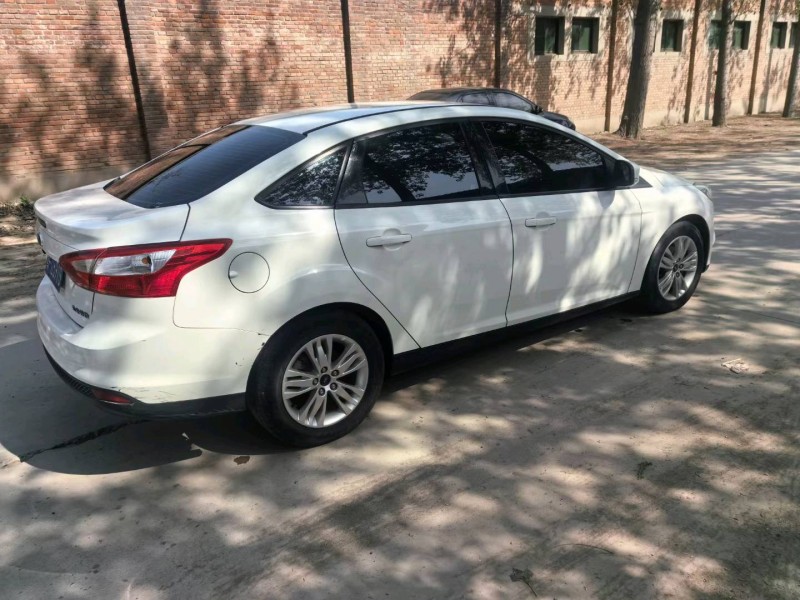 保定14年福特福克斯5