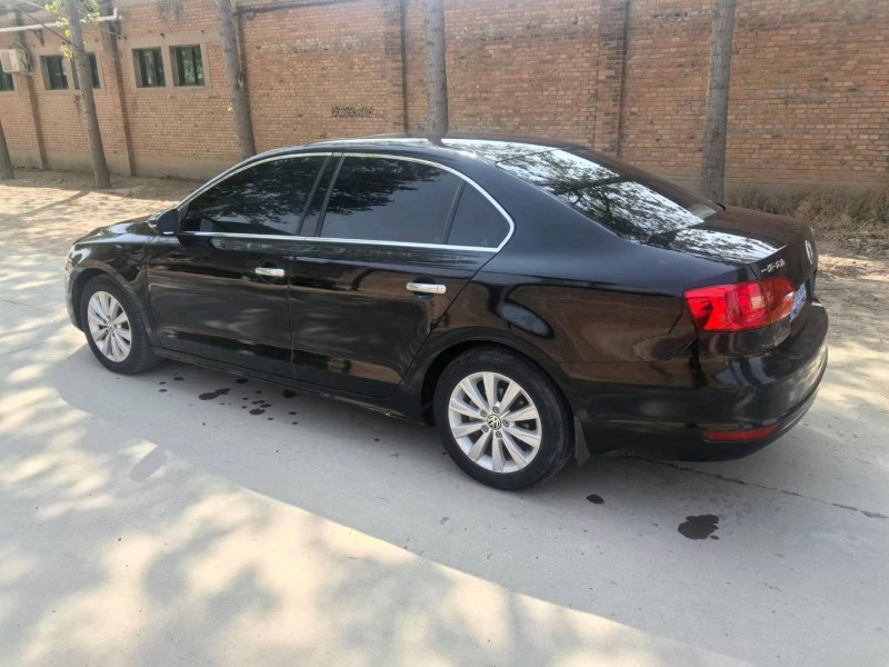 保定14年大众速腾4