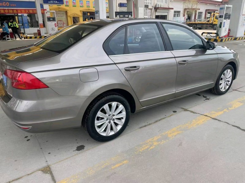 保定17年大众宝来5