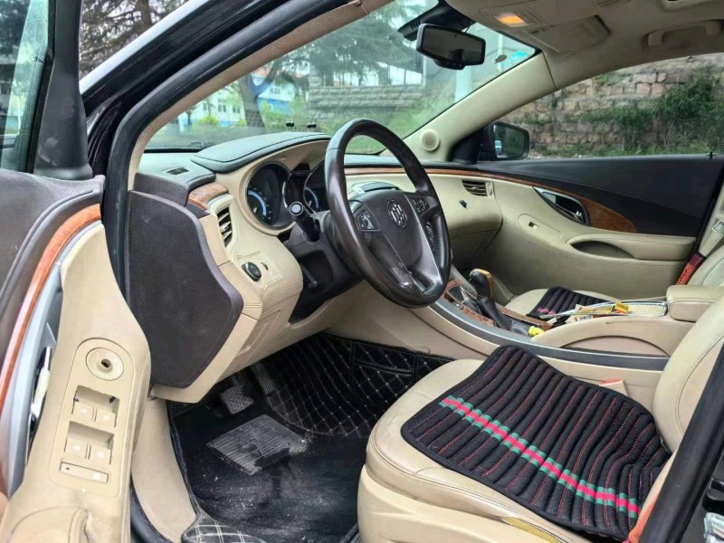 东营10年别克君越4