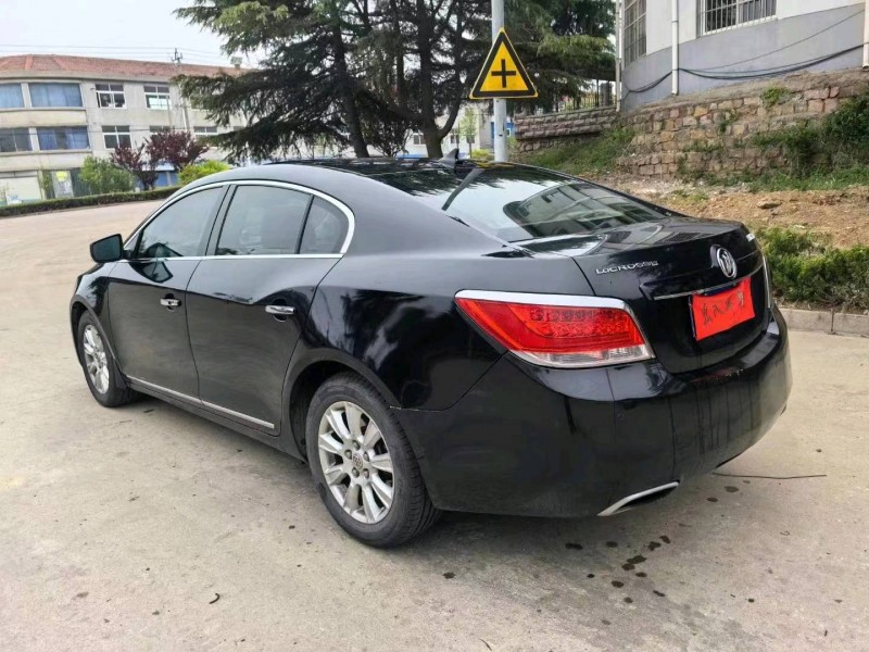 东营10年别克君越6