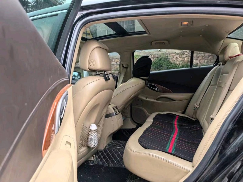 东营10年别克君越7