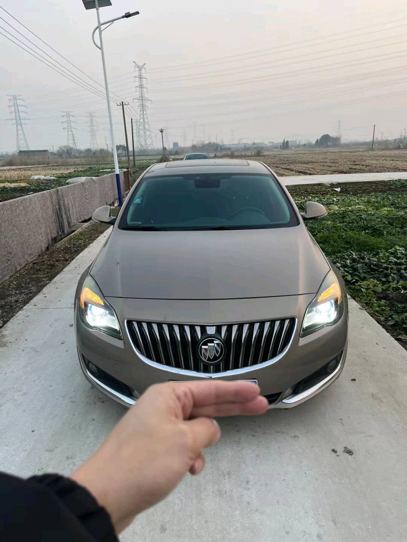 苏州15年别克君威1