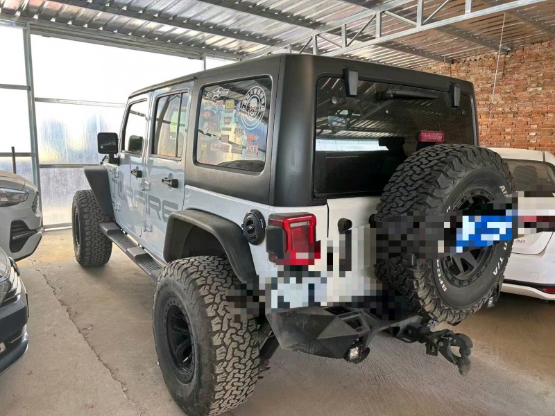 青岛18年Jeep牧马人8