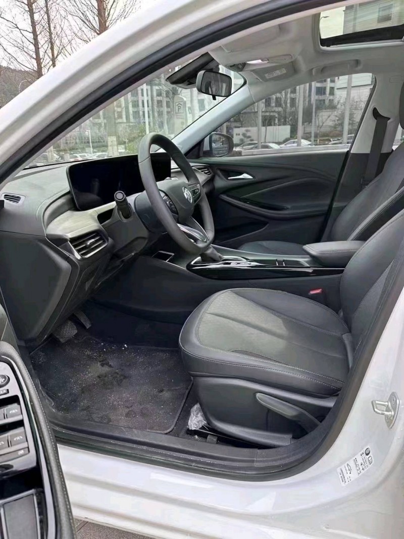枣庄23年别克威朗7