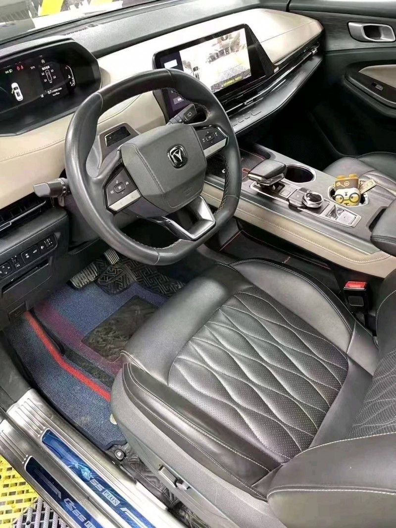 成都22年长安汽车CS556