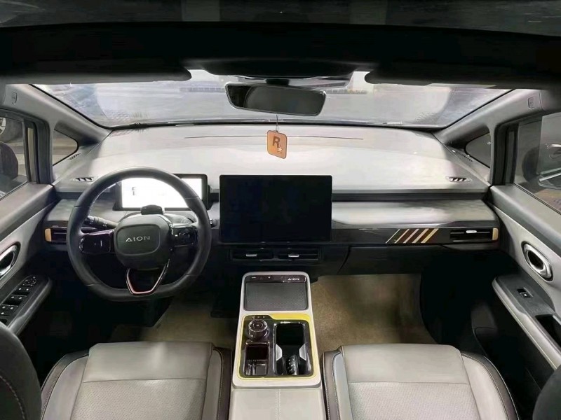 成都22年传祺埃安Y8