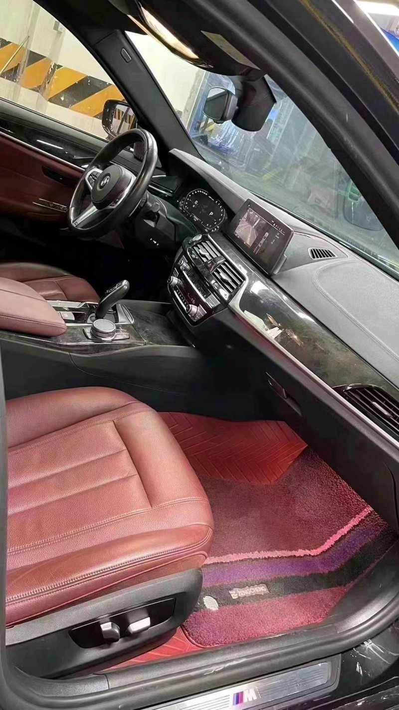 成都22年宝马5系8