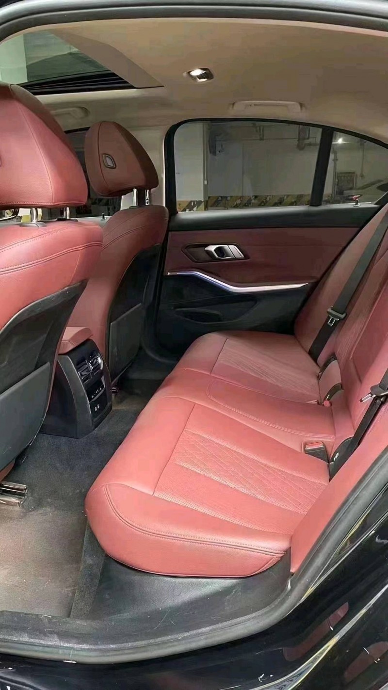 成都22年宝马3系7