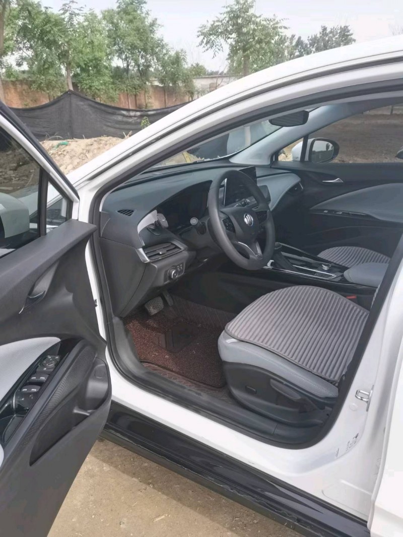 保定22年别克微蓝8