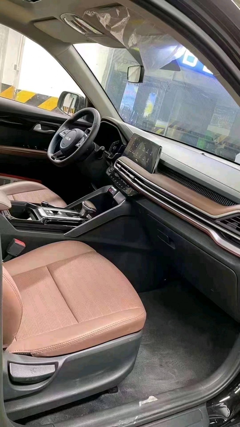 成都23年起亚智跑8