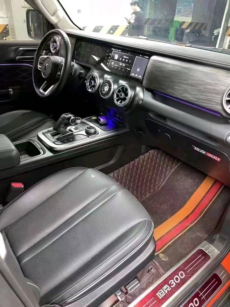 成都21年长城汽车坦克3008