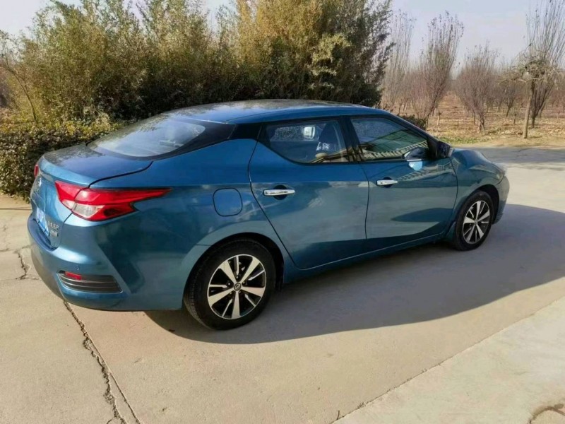 保定20年日产蓝鸟4