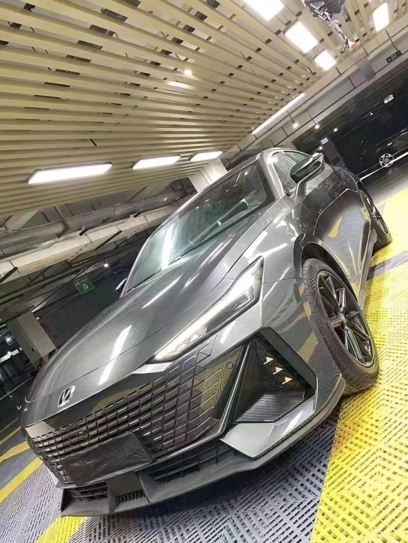 成都23年长安汽车UNI-V2