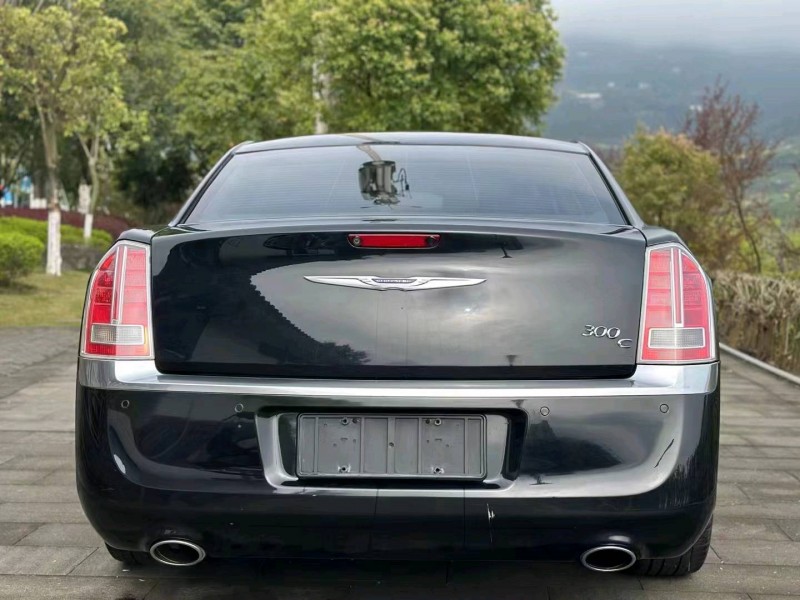 重庆16年克莱斯勒300C7