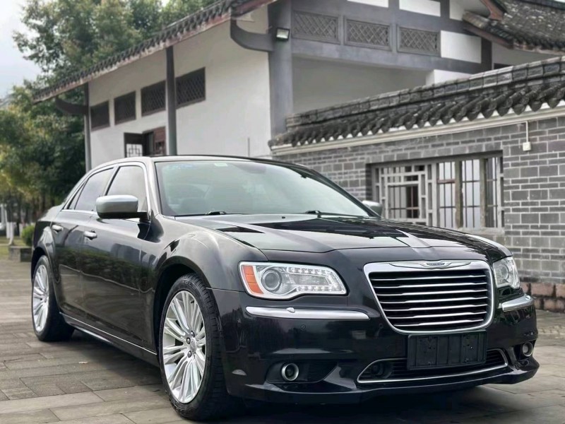 重庆16年克莱斯勒300C9
