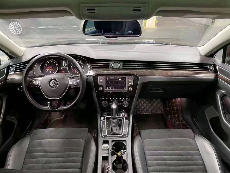 成都17年大众迈腾9