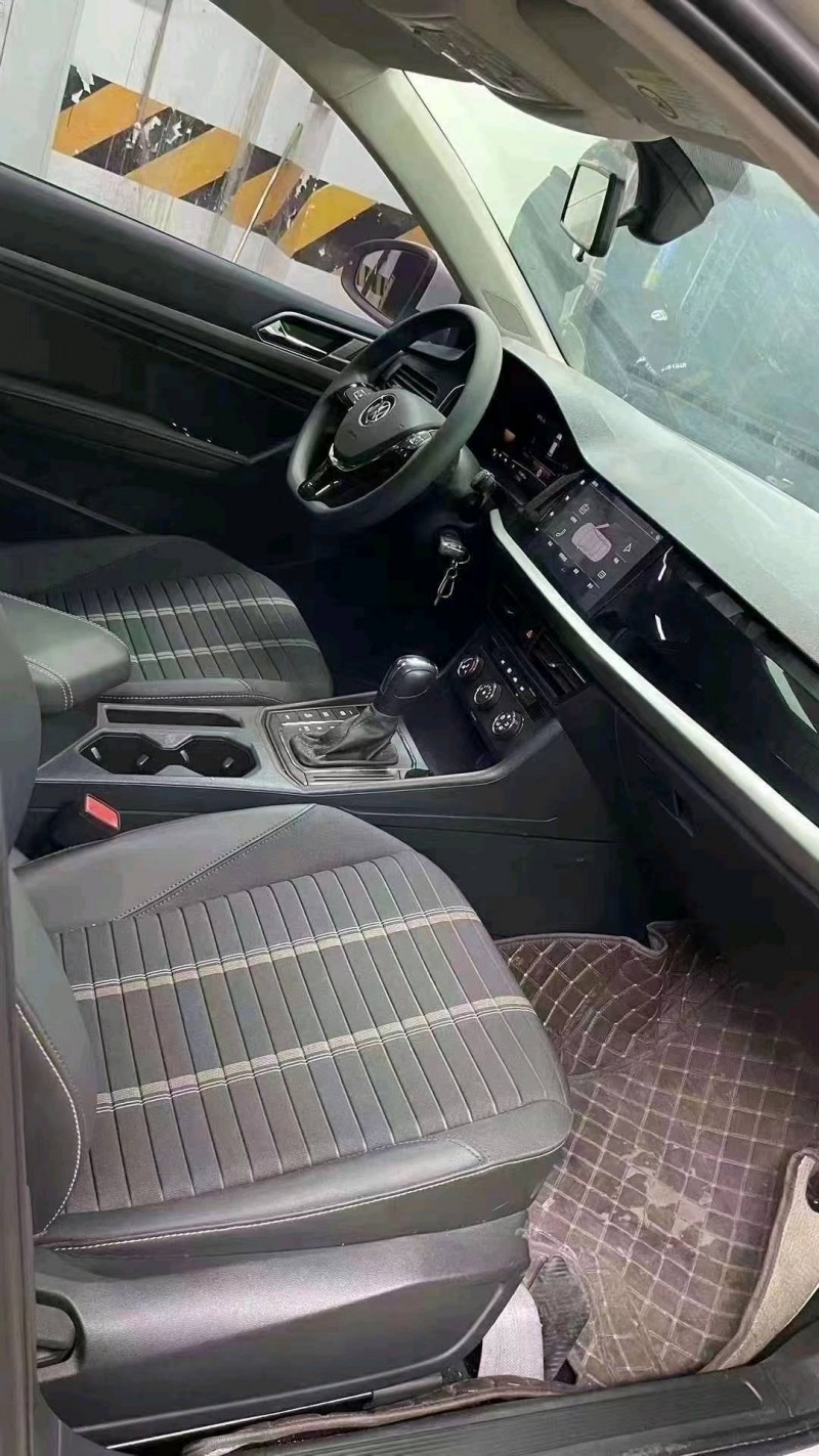 成都22年大众朗逸8