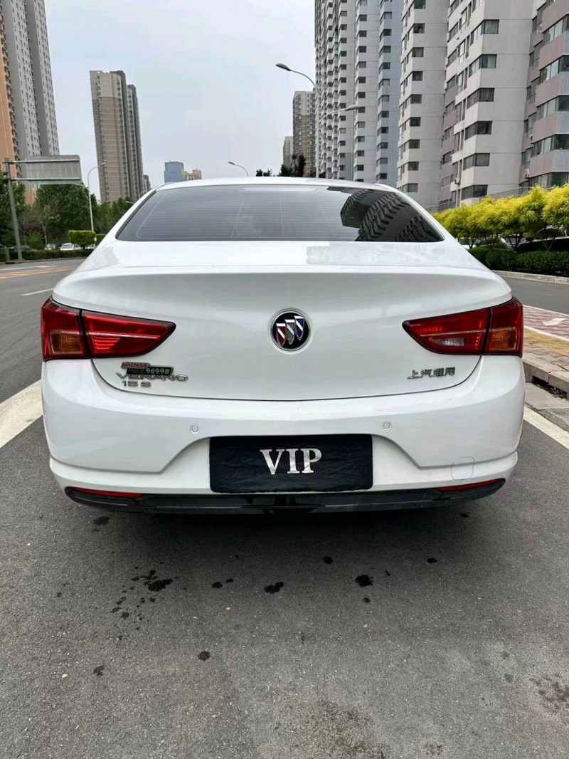 邢台17年别克威朗2