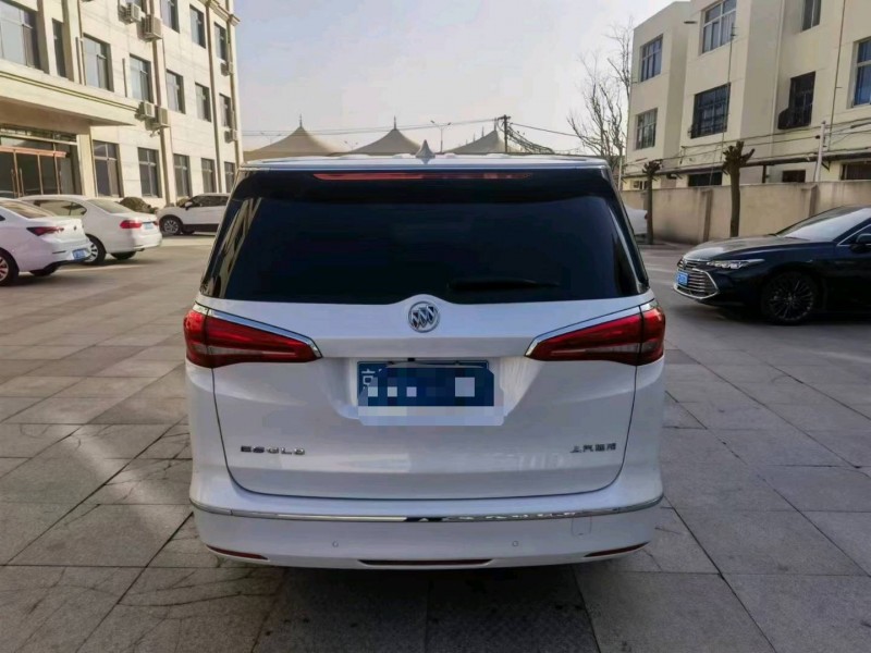 保定17年别克GL89