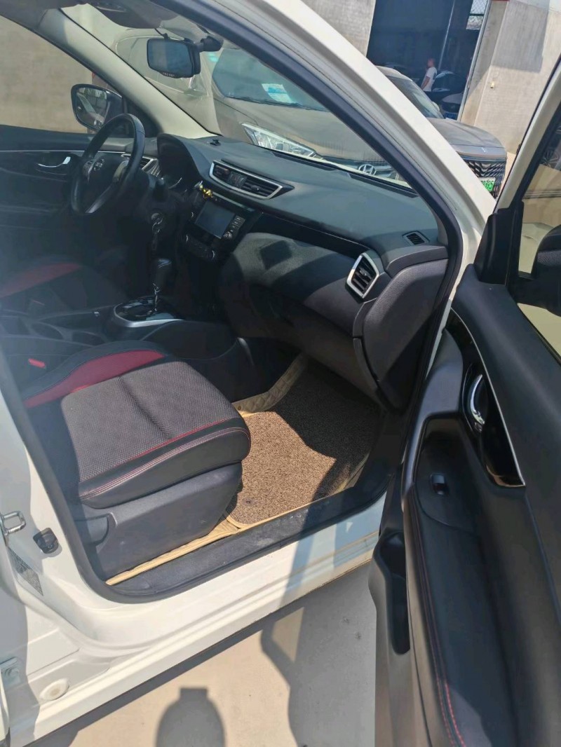 保定18年日产逍客5