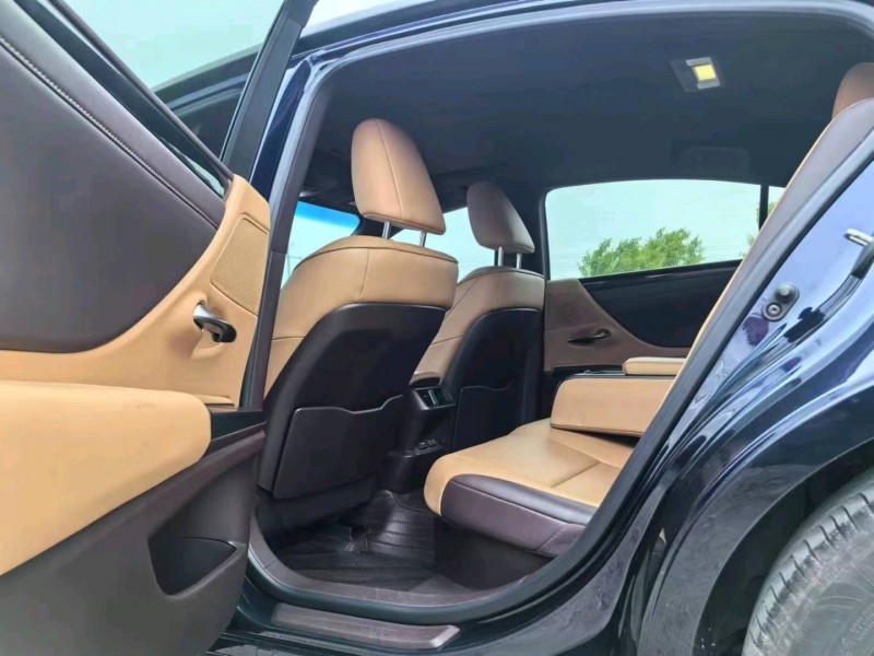 保定20年雷克萨斯ES5