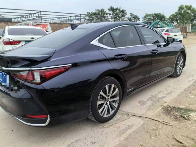 保定20年雷克萨斯ES7