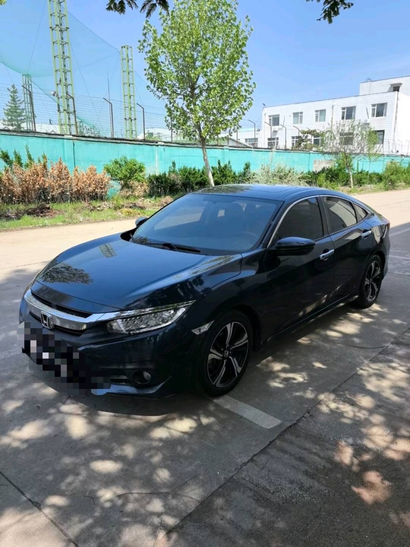 青岛17年本田思域3