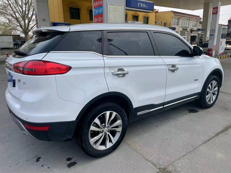 保定17年吉利博越5