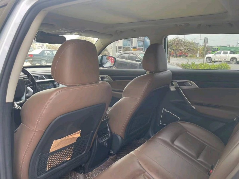 保定17年吉利博越8