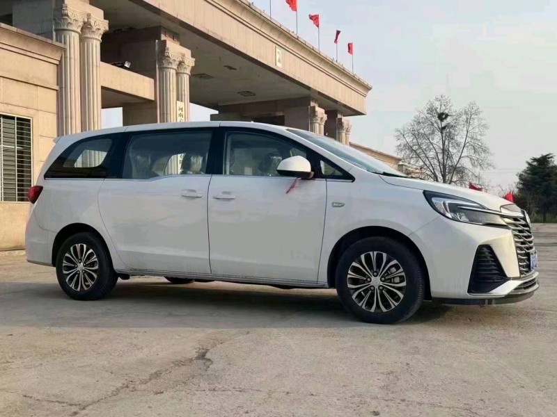 东营23年别克GL82