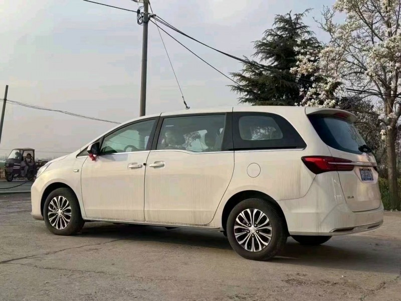 东营23年别克GL86