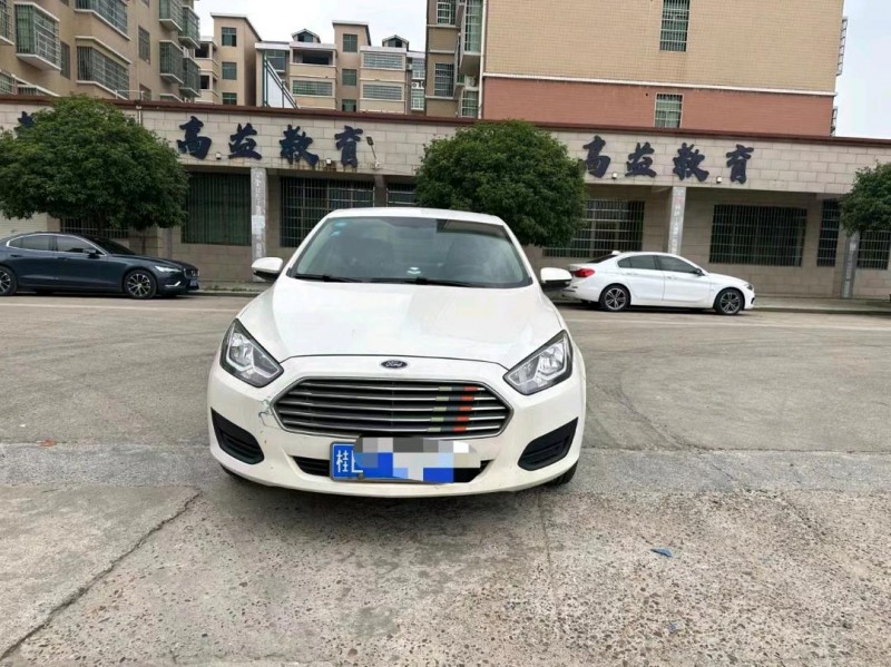 邵阳18年福特福睿斯1