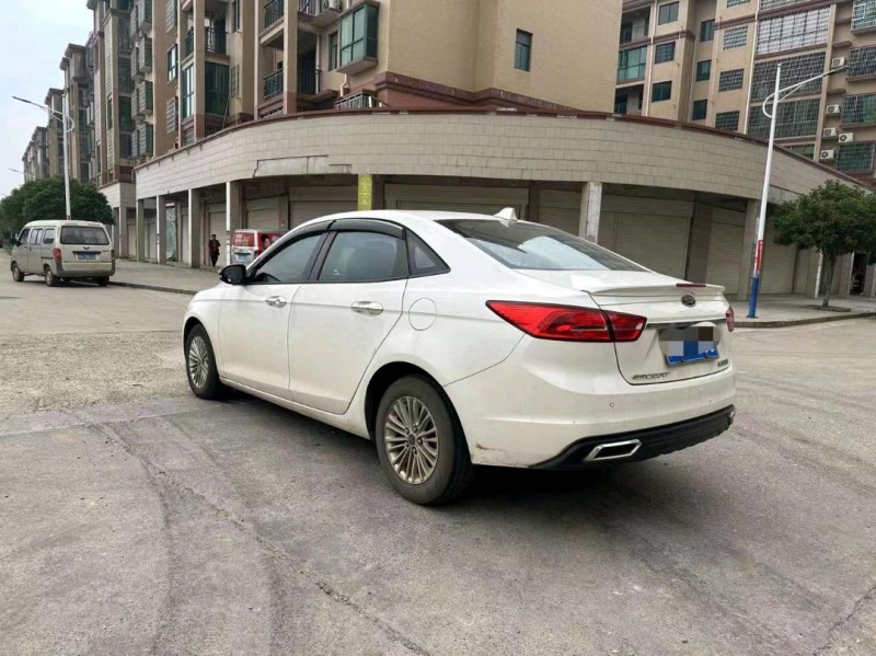 邵阳18年福特福睿斯8