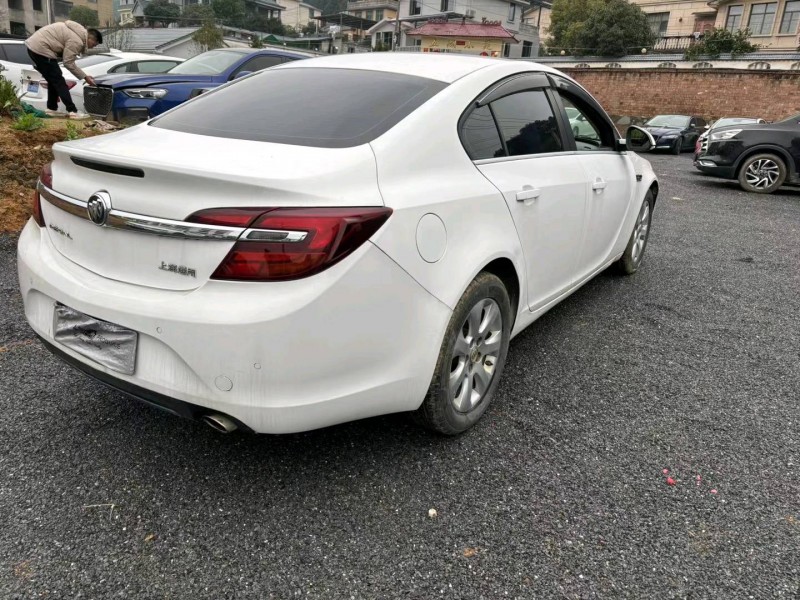 宜春14年别克君威8