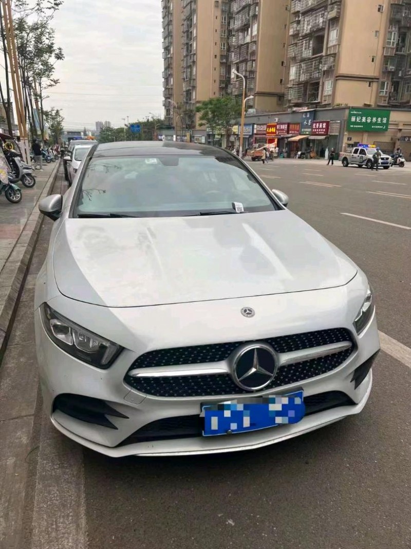 重庆19年奔驰A1