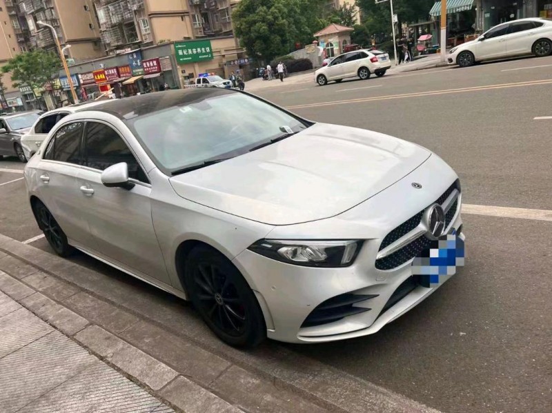 重庆19年奔驰A2