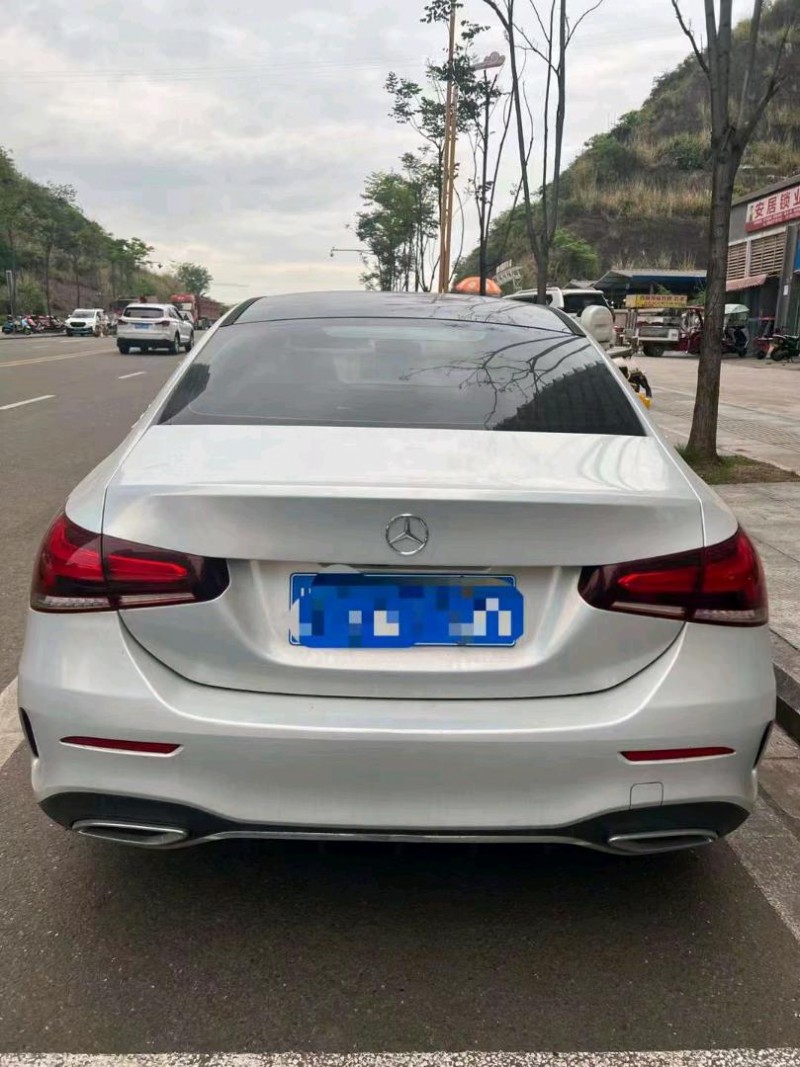 重庆19年奔驰A4