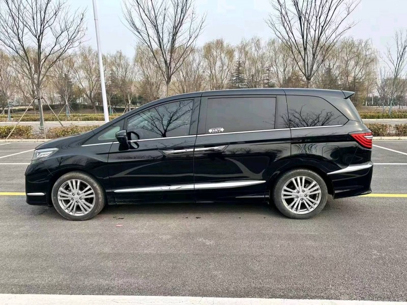 苏州19年本田艾力绅3