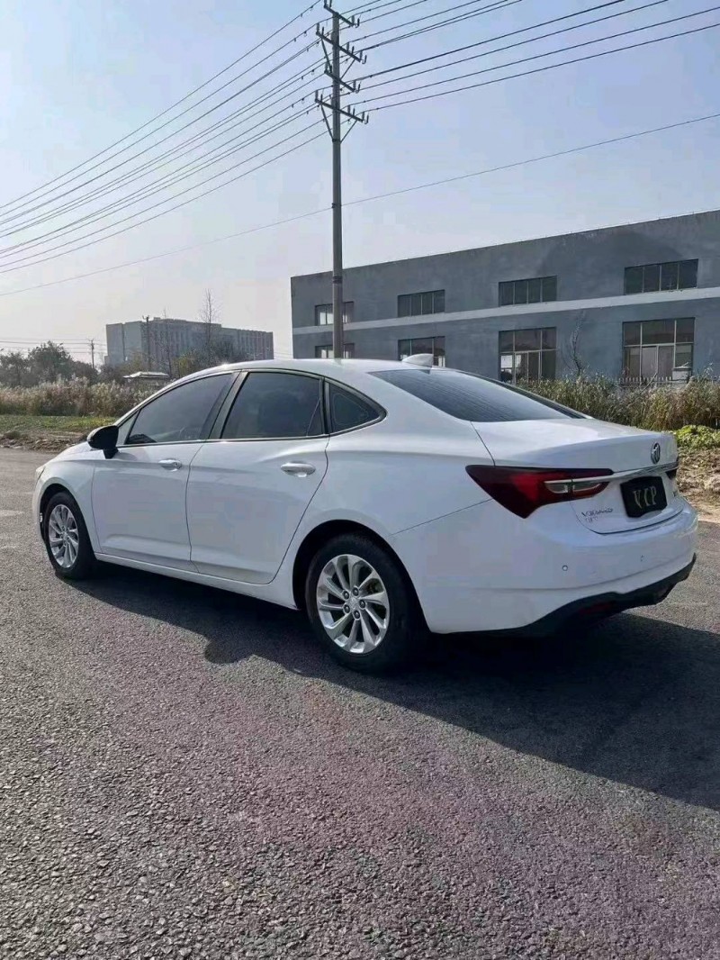 苏州20年别克威朗5