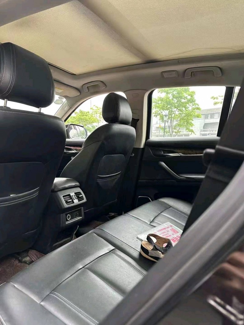 湖州19年漢騰汽車X76