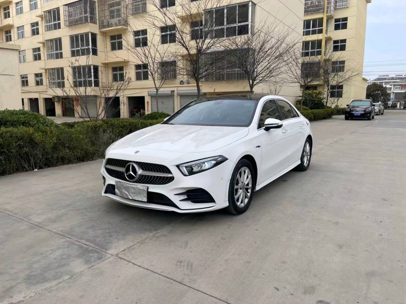 徐州21年奔驰A2